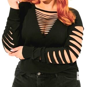 ‼️🆕‼️Torrid Classic Fit Cotton Crew Neck Slasher Tee